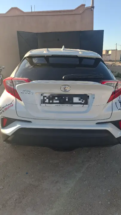 Toyota C-HR - Photo 2