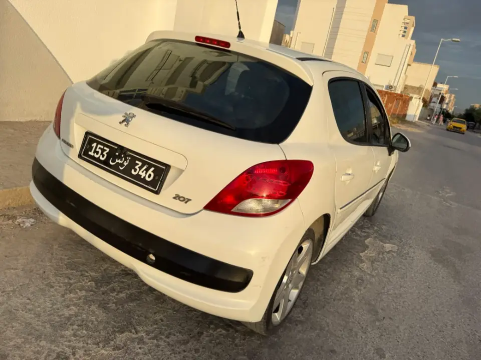 Peugeot 207 2011