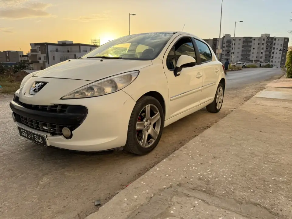 Peugeot 207 - Photo 10