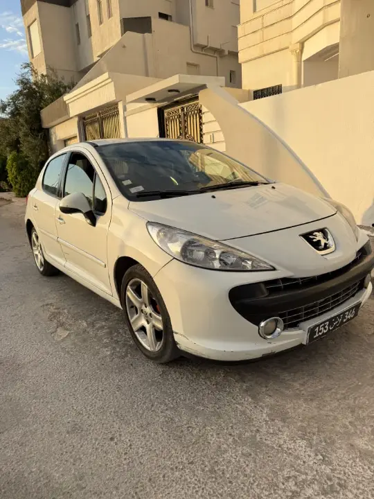 Peugeot 207 - Photo 9