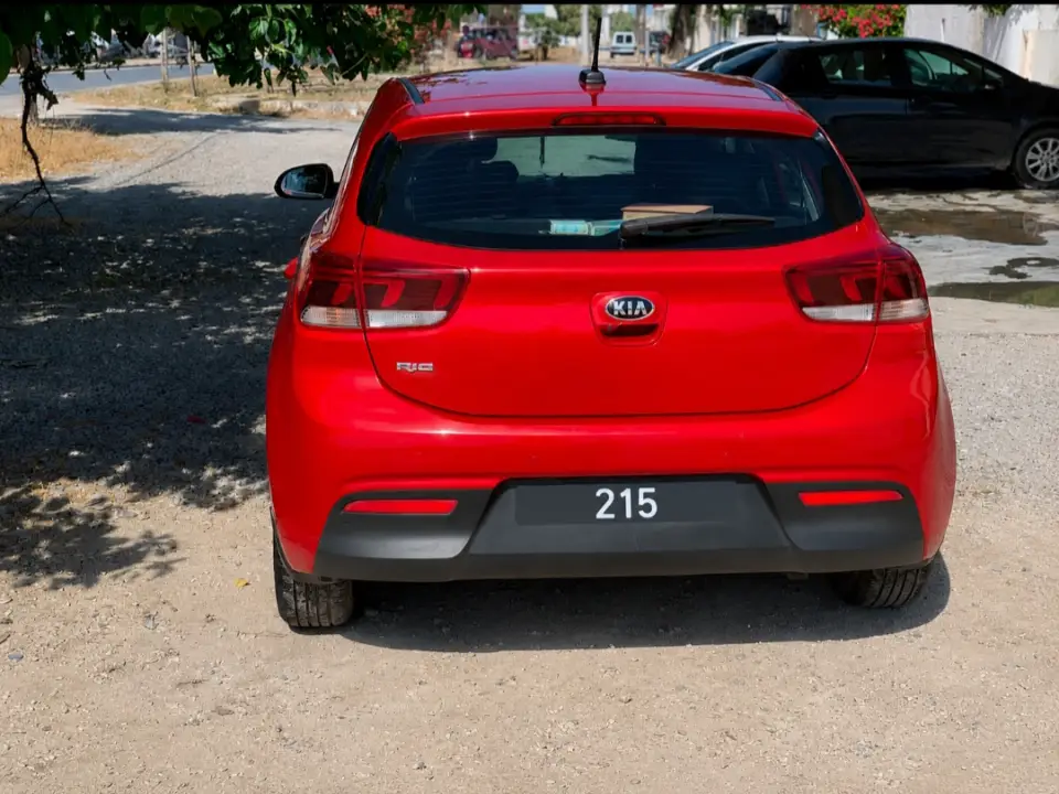 Kia RIO - Photo 9
