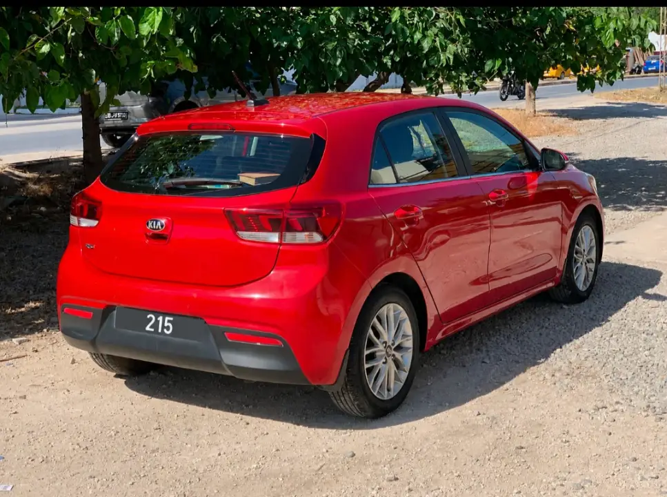 Kia RIO - Photo 7