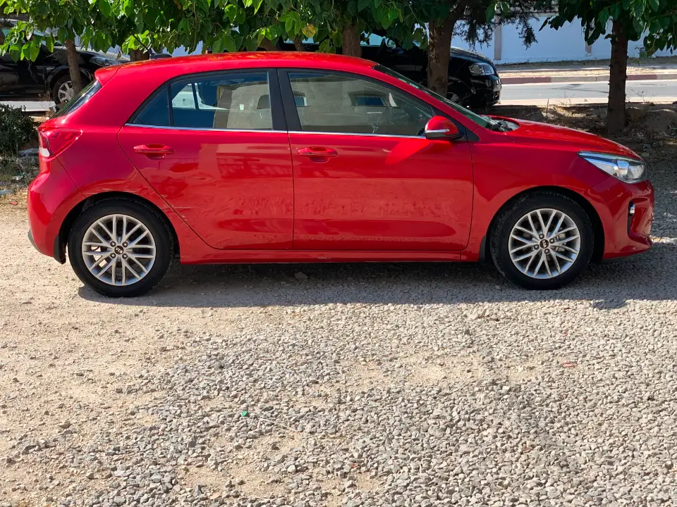 Kia RIO - Photo 6