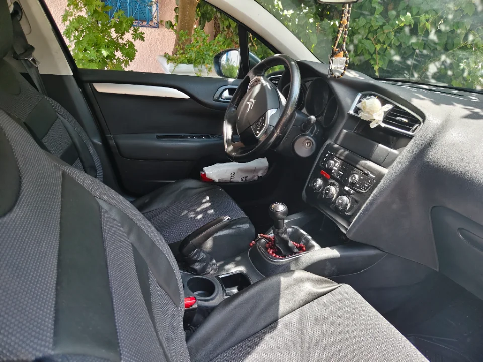 Citroen C4 - Photo 8