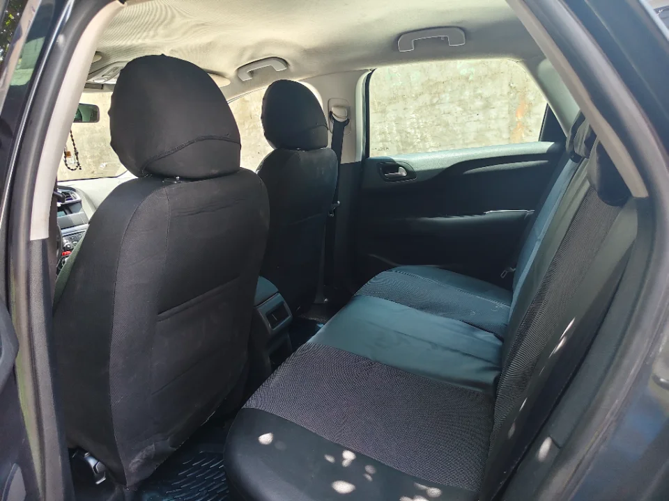 Citroen C4 - Photo 7