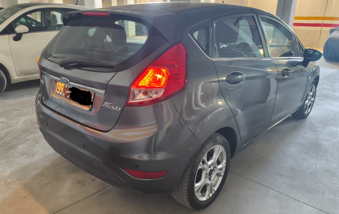 Ford FIESTA - Photo 4