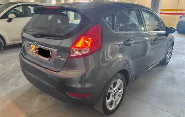 Ford FIESTA - Photo 4