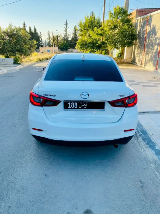 Mazda MAZDA2 - Photo 9