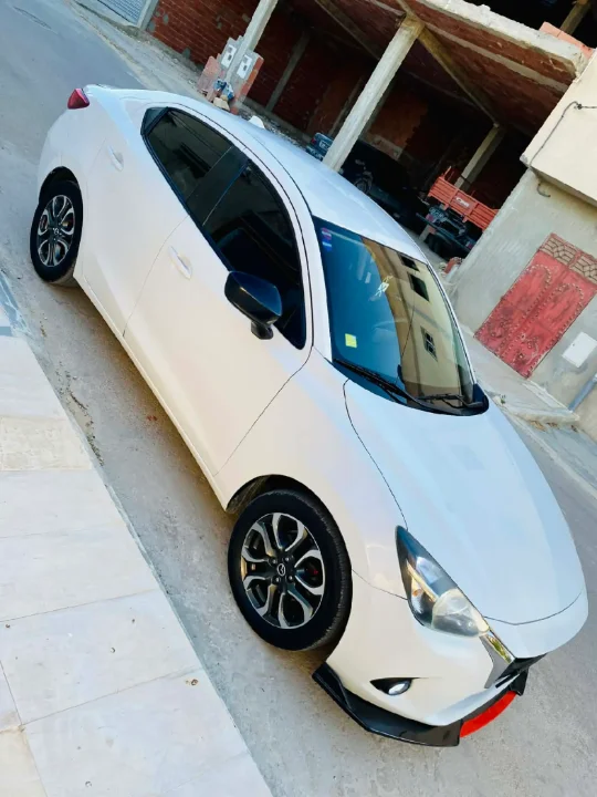 Mazda MAZDA2 - Photo 6
