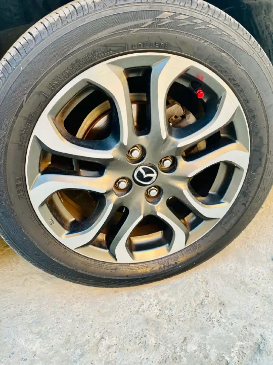 Mazda MAZDA2 - Photo 2