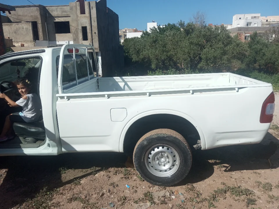 Isuzu D MAX - Photo 6