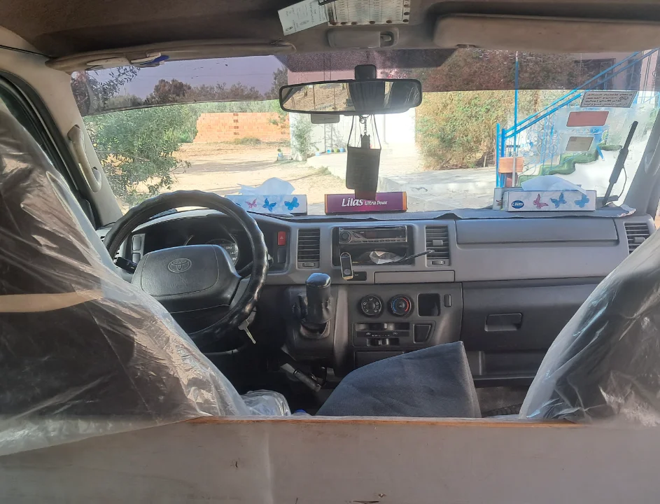 Toyota Hiace - Photo 7