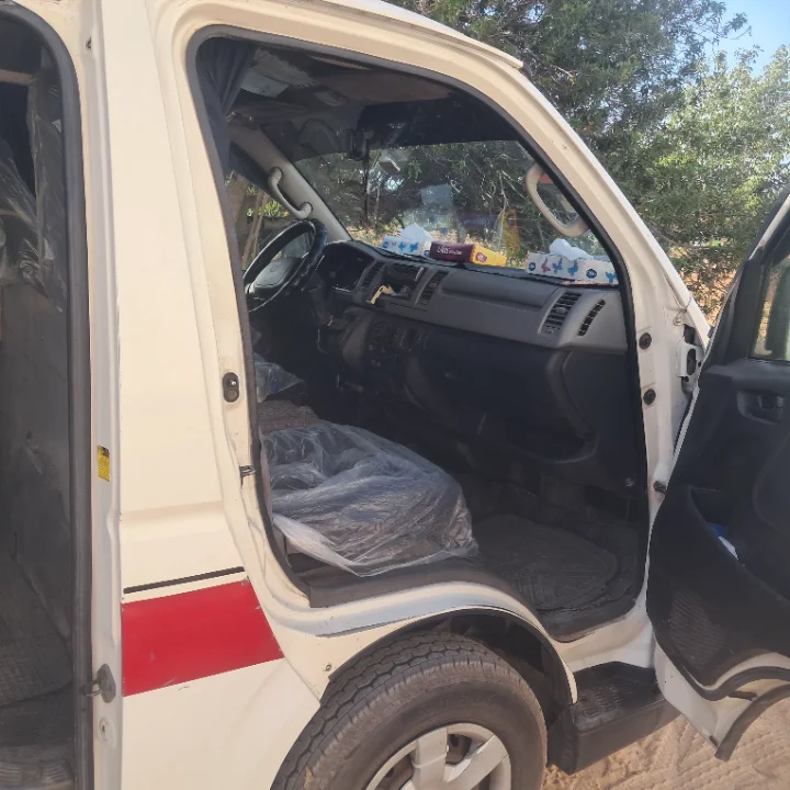 Toyota Hiace - Photo 6