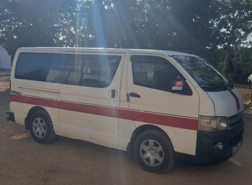 Toyota Hiace - Photo 2