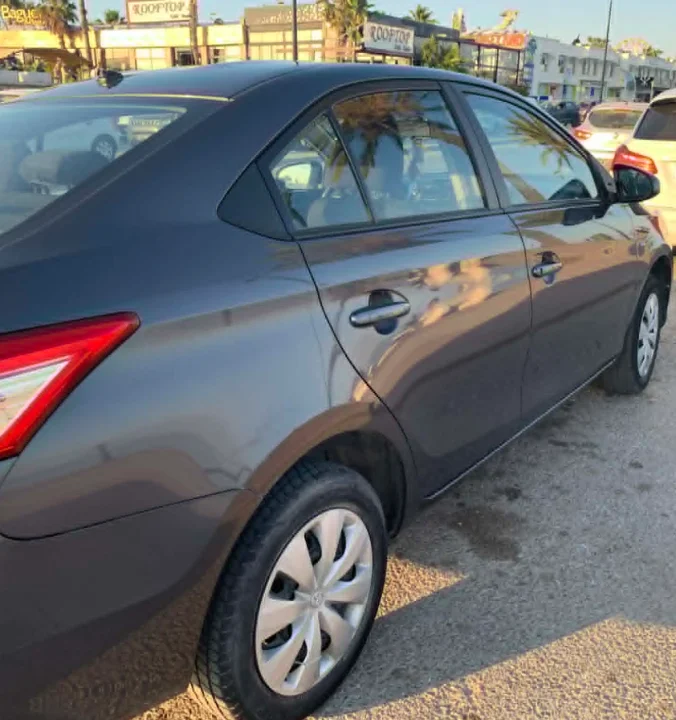 Toyota Yaris - Photo 2