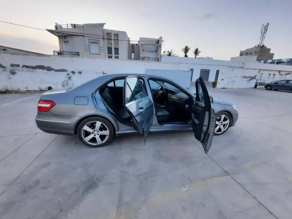 Mercedes Classe E - Photo 4