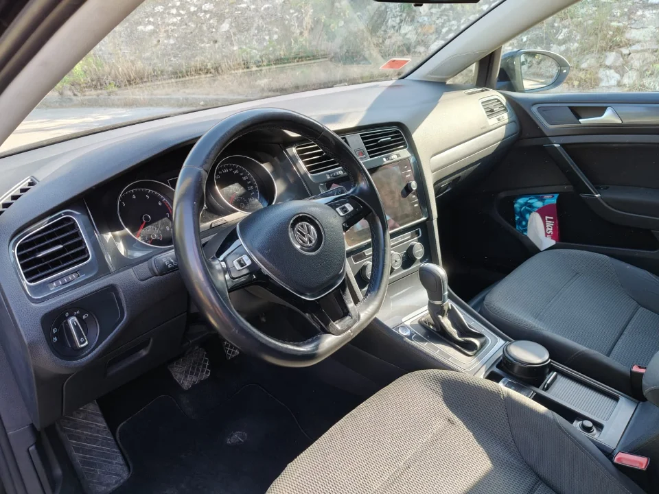 Volkswagen Golf - Photo 2