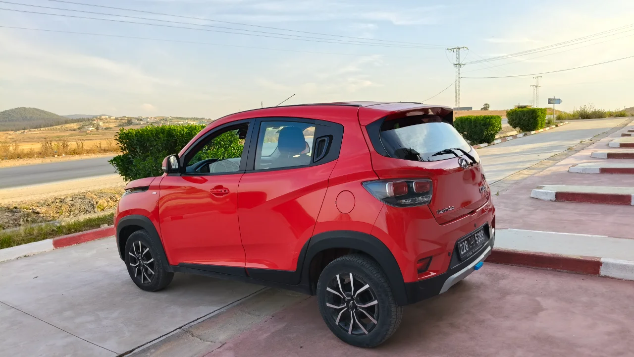 Mahindra KUV 100 - Photo 7
