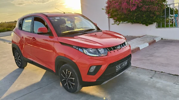 Mahindra KUV 100 2022 - Essence