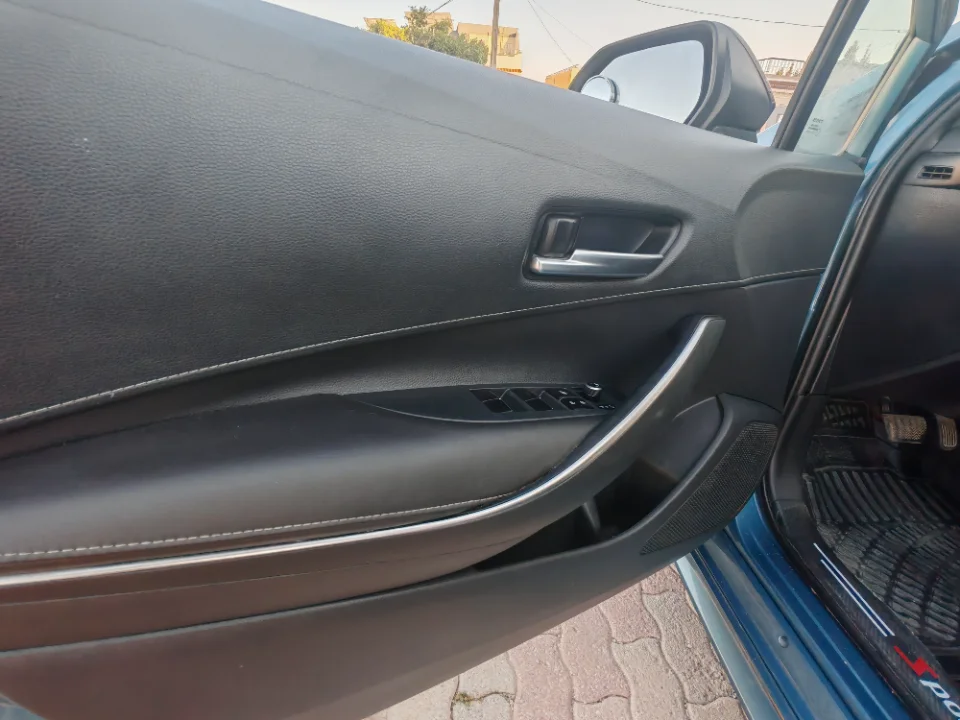 Toyota Corolla - Photo 2