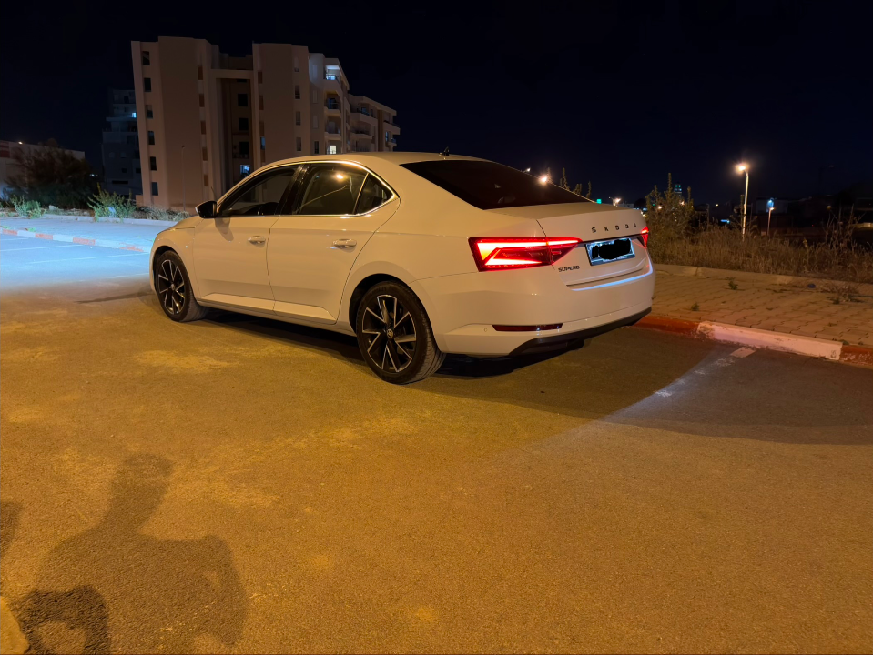 Skoda Superb - Photo 10