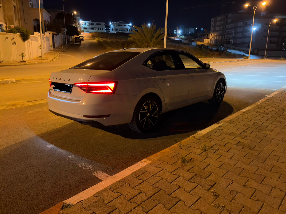 Skoda Superb - Photo 8