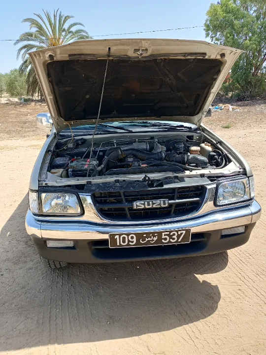 Isuzu AUTRE - Photo 6