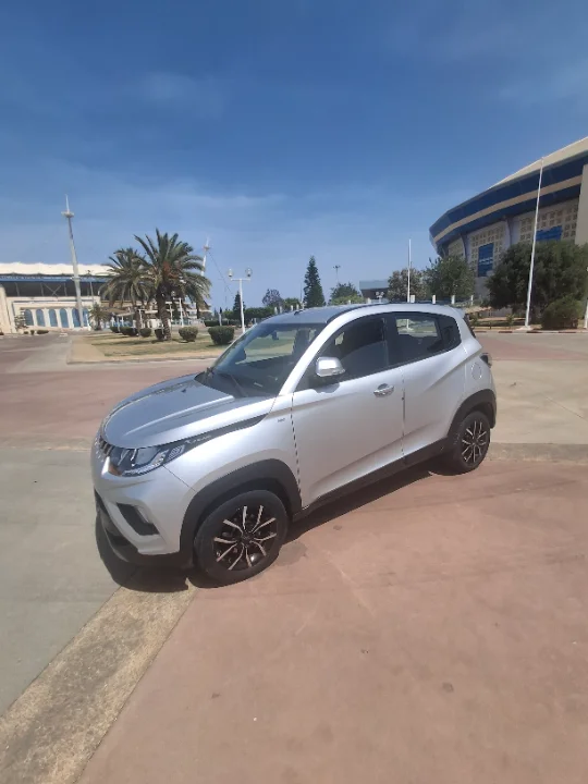 Mahindra KUV 100 - Photo 8