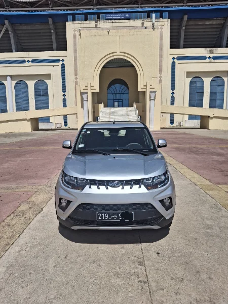 Mahindra kuv 100 k8