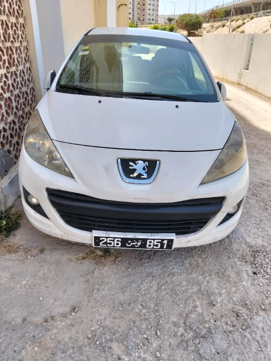 Peugeot 207 2012