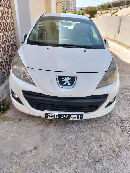 A vendre 207 men France en excellent état 