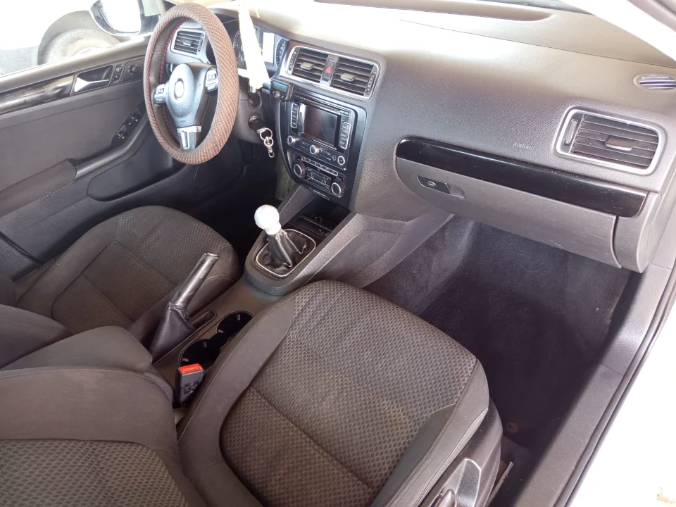 Volkswagen Jetta - Photo 7