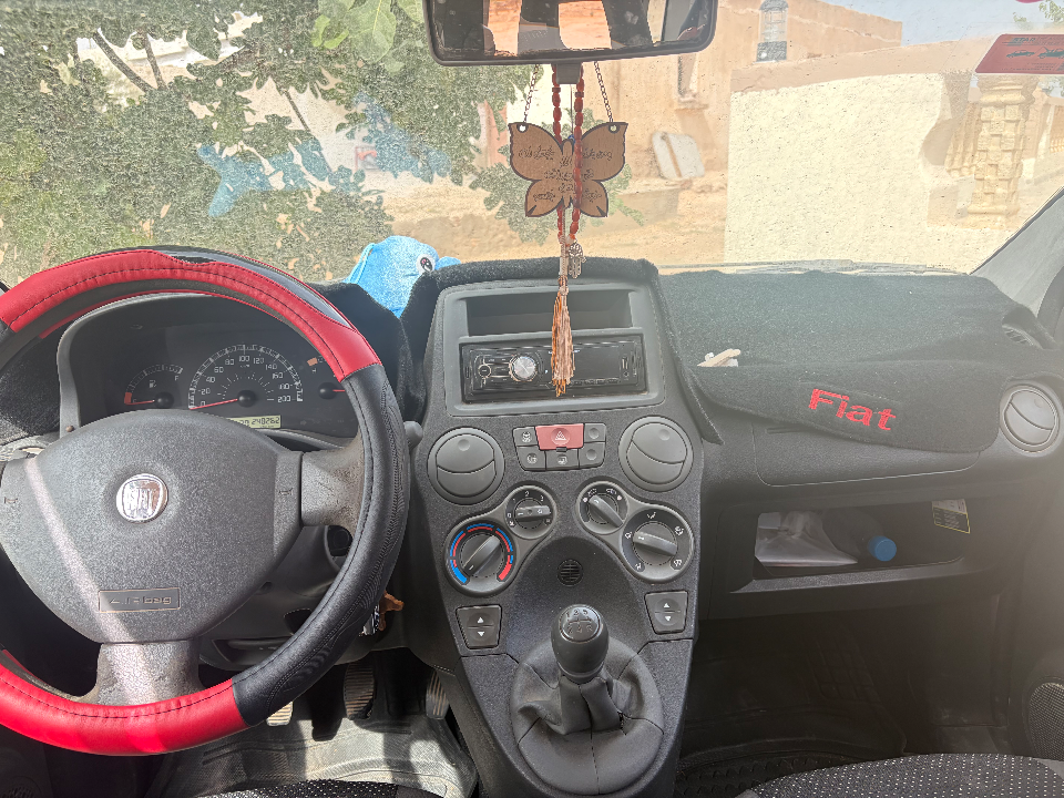 Fiat PANDA - Photo 2