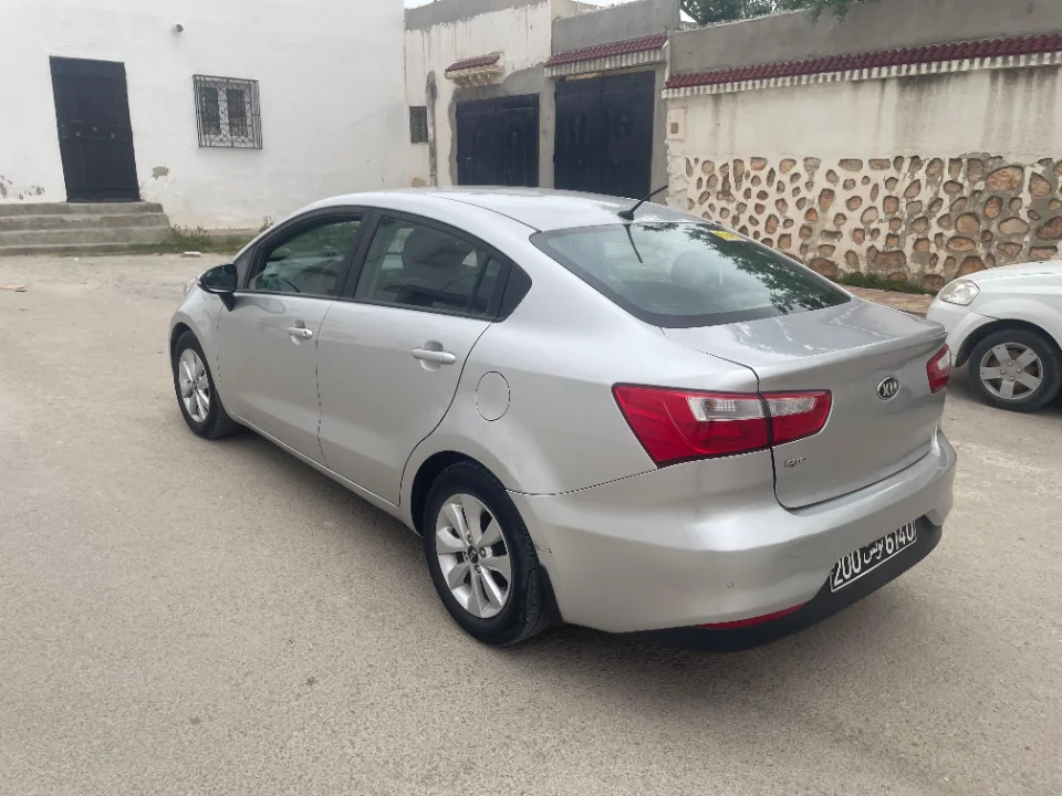 Kia RIO - Photo 7