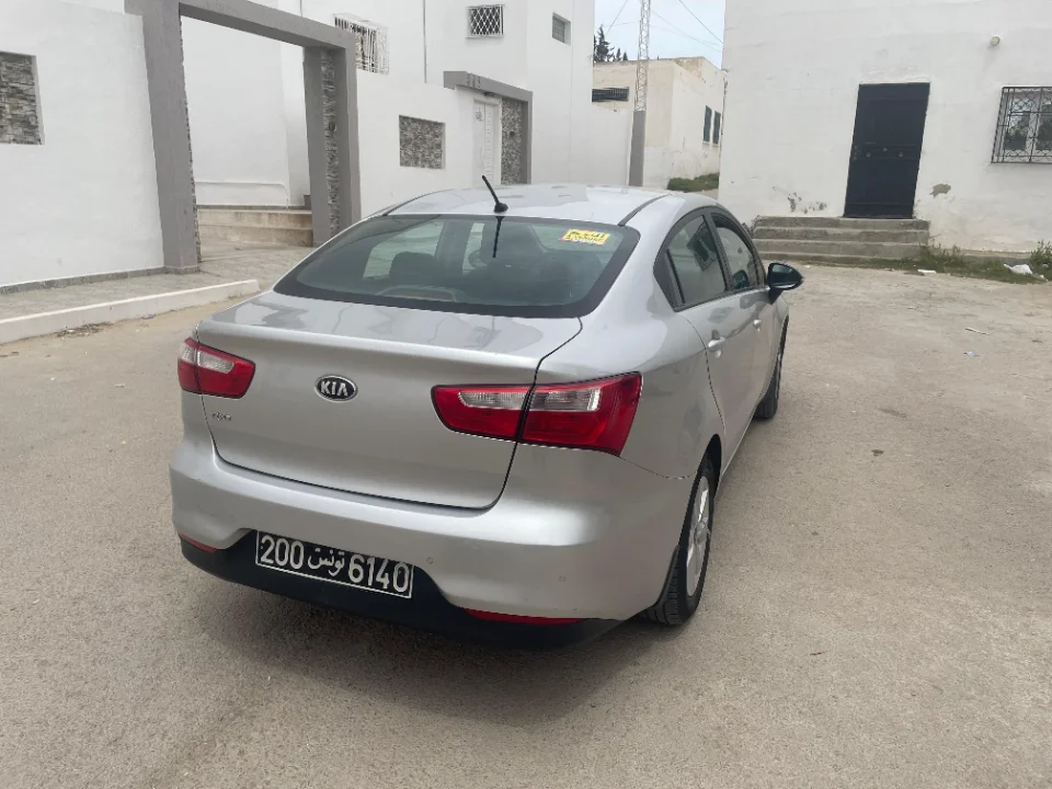 Kia RIO - Photo 6