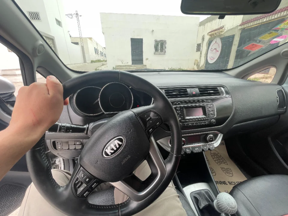 Kia RIO - Photo 5