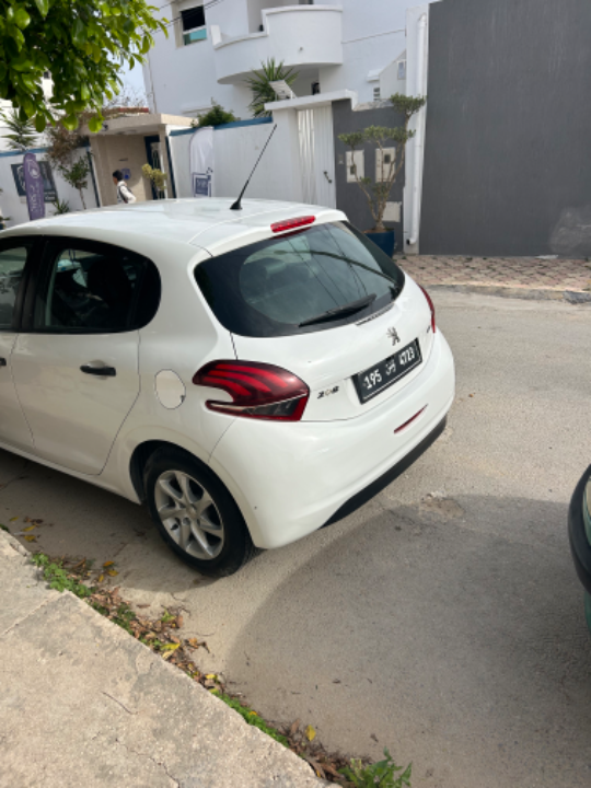 Peugeot 208 - Photo 9