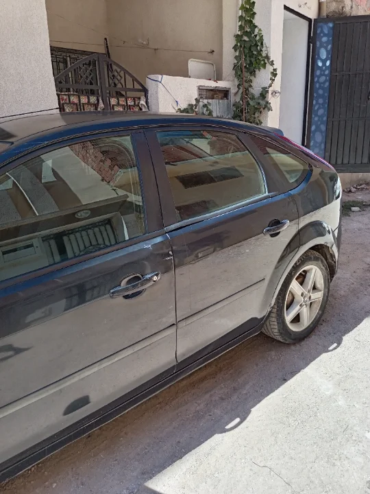 Ford FOCUS - Photo 4