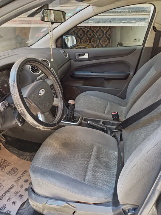 Ford FOCUS - Photo 3