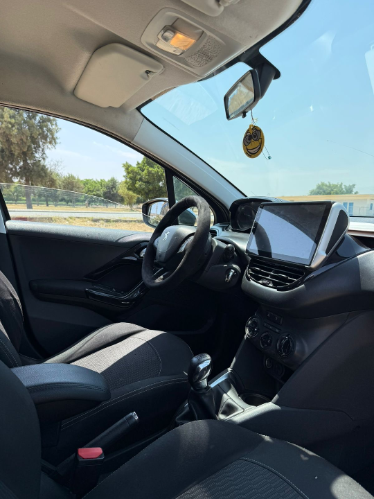 Peugeot 208 - Photo 4
