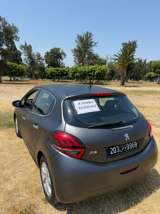 Peugeot 208 - Photo 3