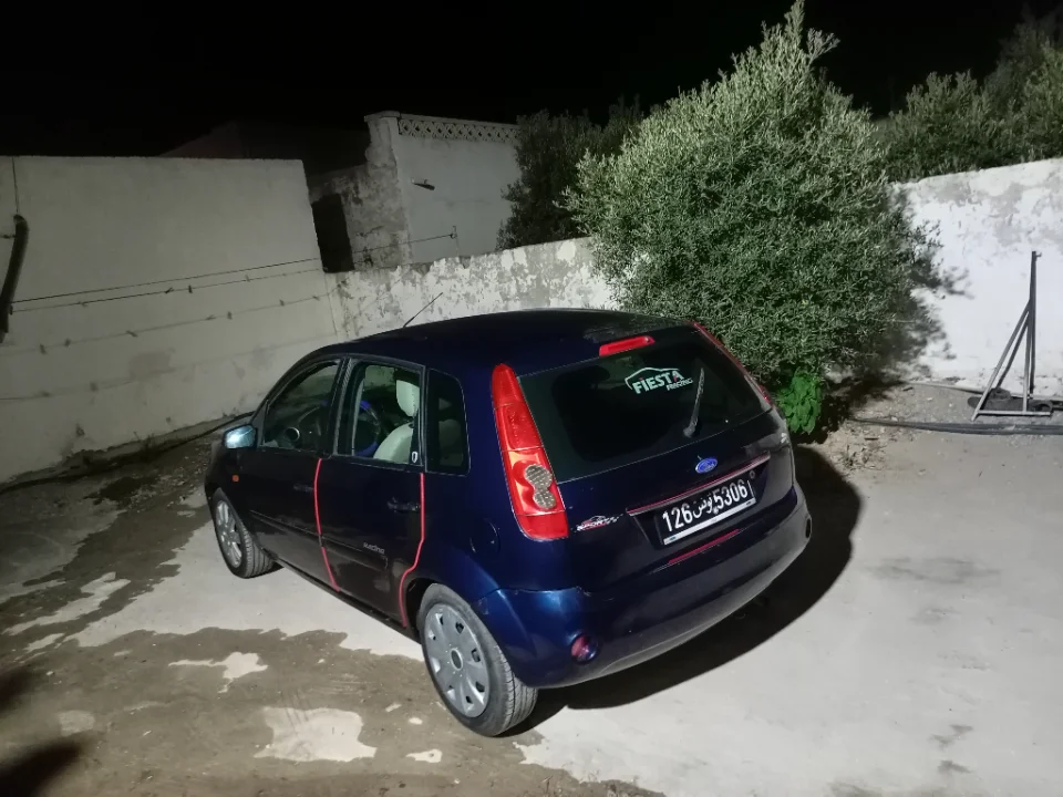 Ford FIESTA - Photo 3