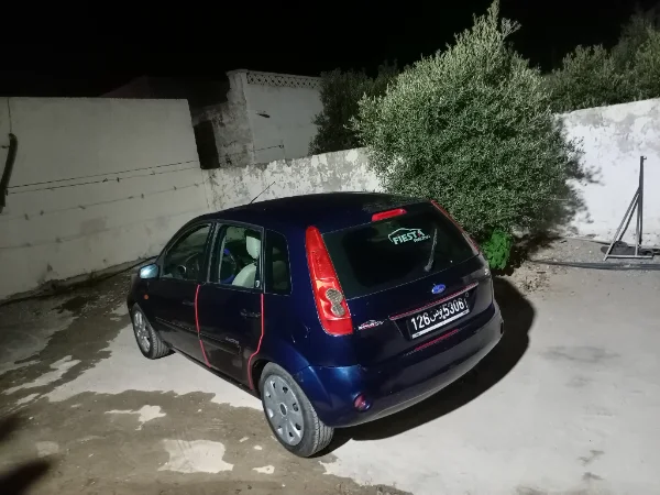 Ford FIESTA - Photo 3