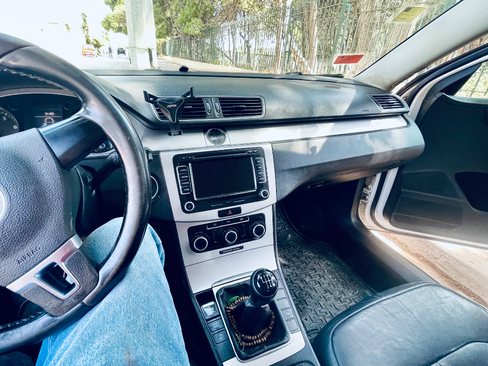 Volkswagen Passat - Photo 5