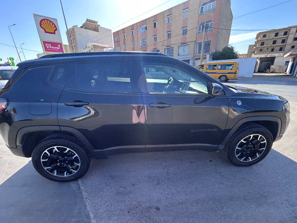 Jeep COMPASS - Photo 5