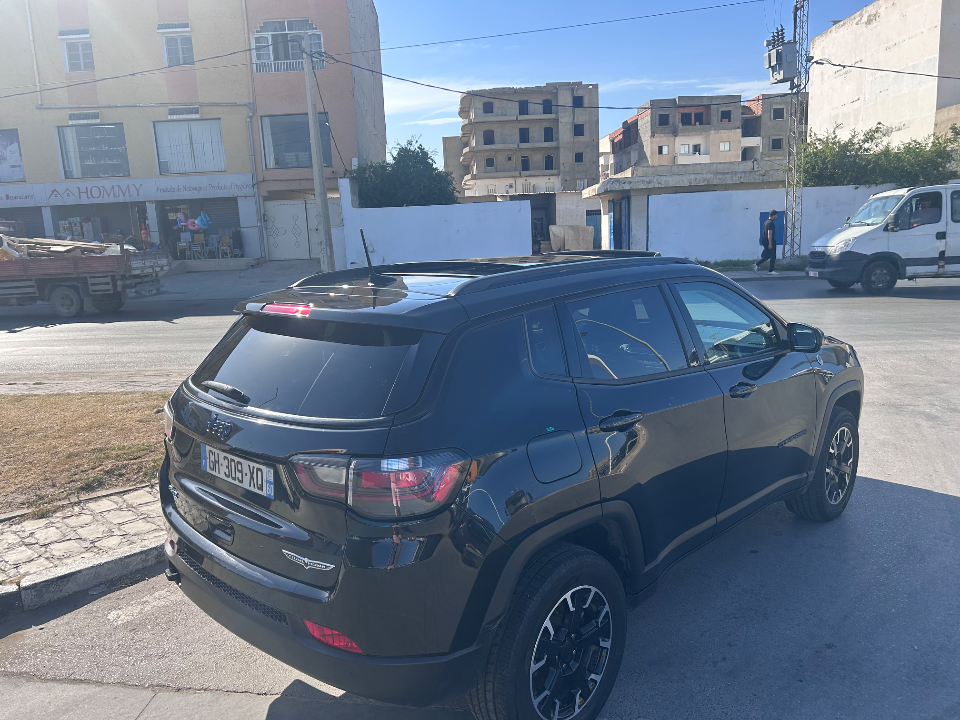 Jeep COMPASS - Photo 2