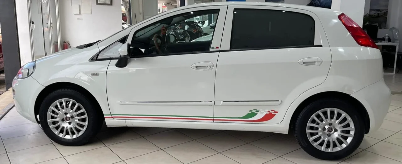 Fiat GRANDE PUNTO - Photo 2