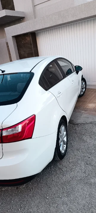 Kia RIO - Photo 8