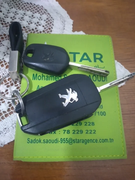 Peugeot 208 - Photo 10