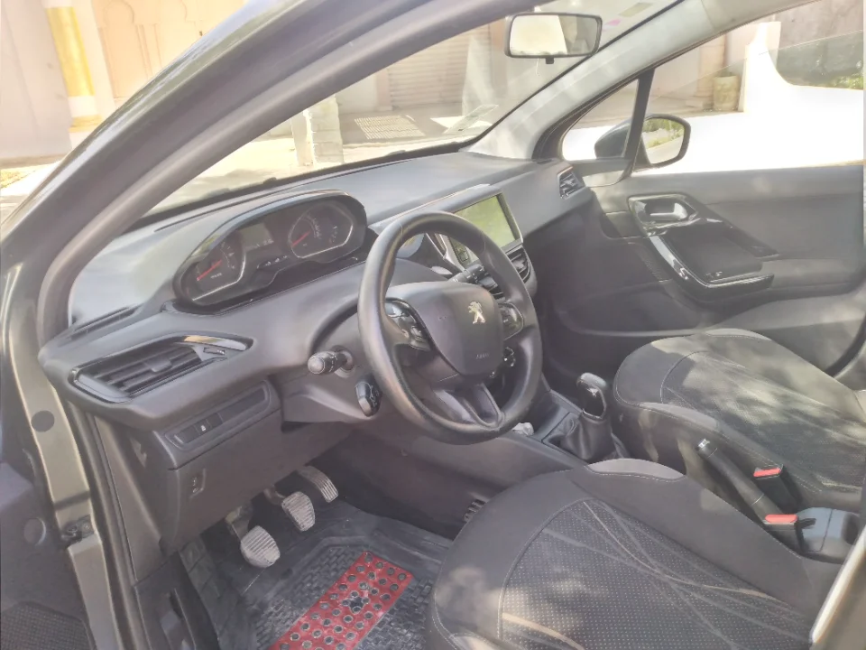 Peugeot 208 - Photo 7